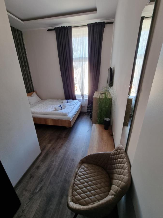 Sleeping Sailor Boutique Hotel Siofok Bagian luar foto